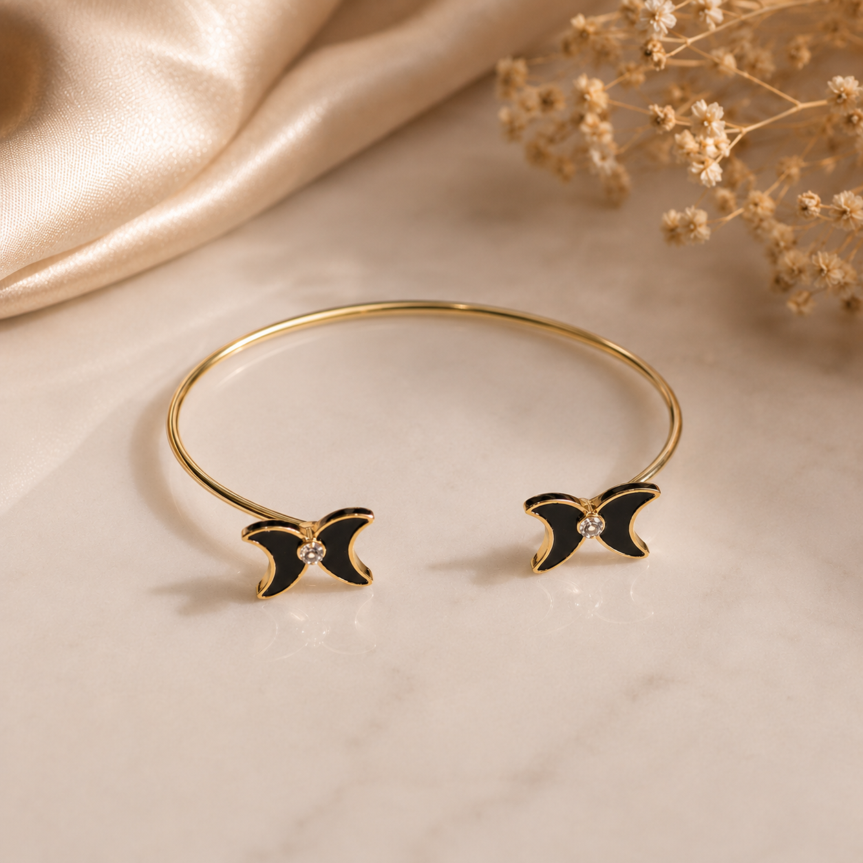Grace Bow Minimalistic Bracelet